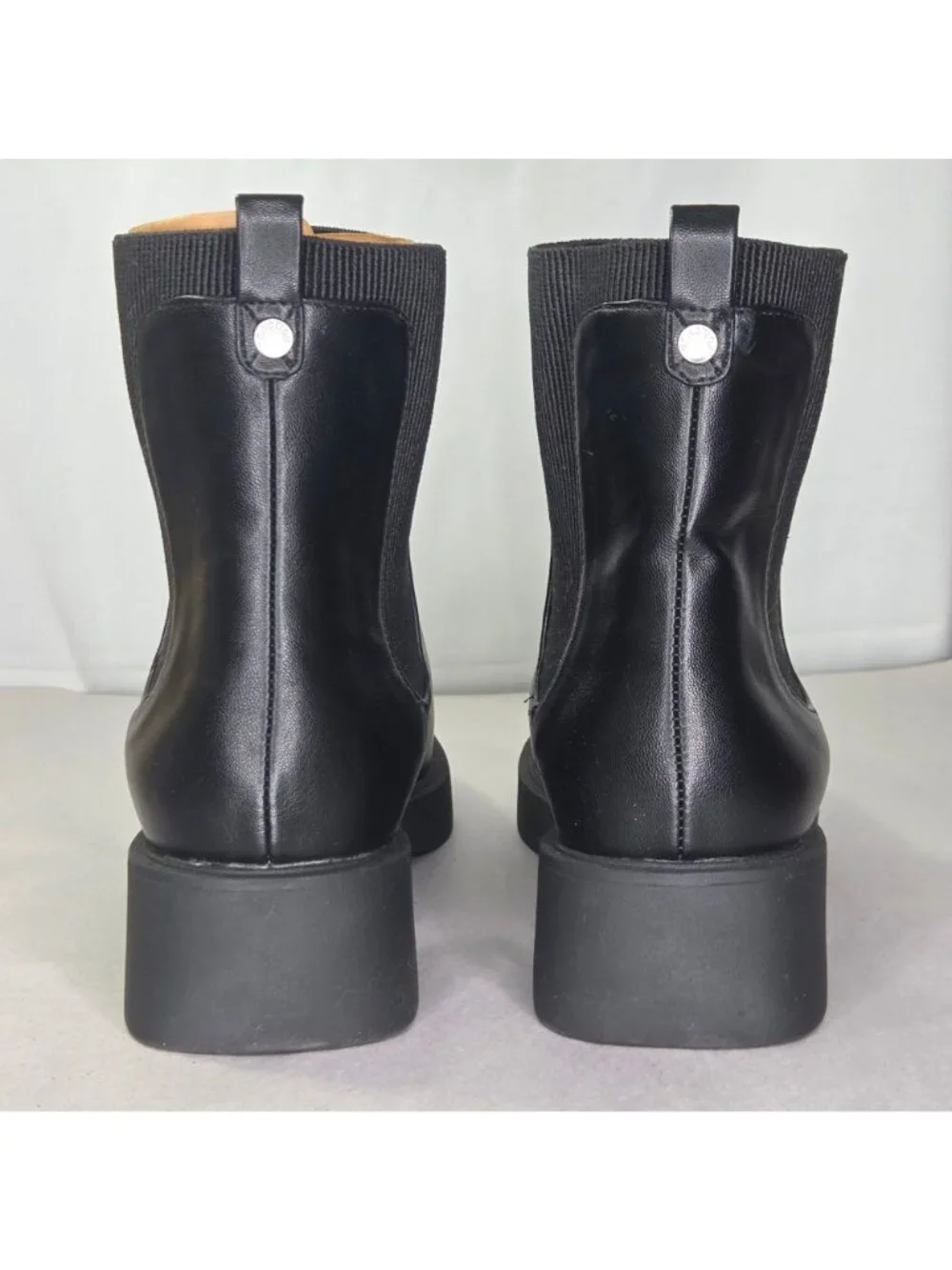 NWT Kenneth Cole Reaction Women's Skyee Chelsea Lug Booties - Black